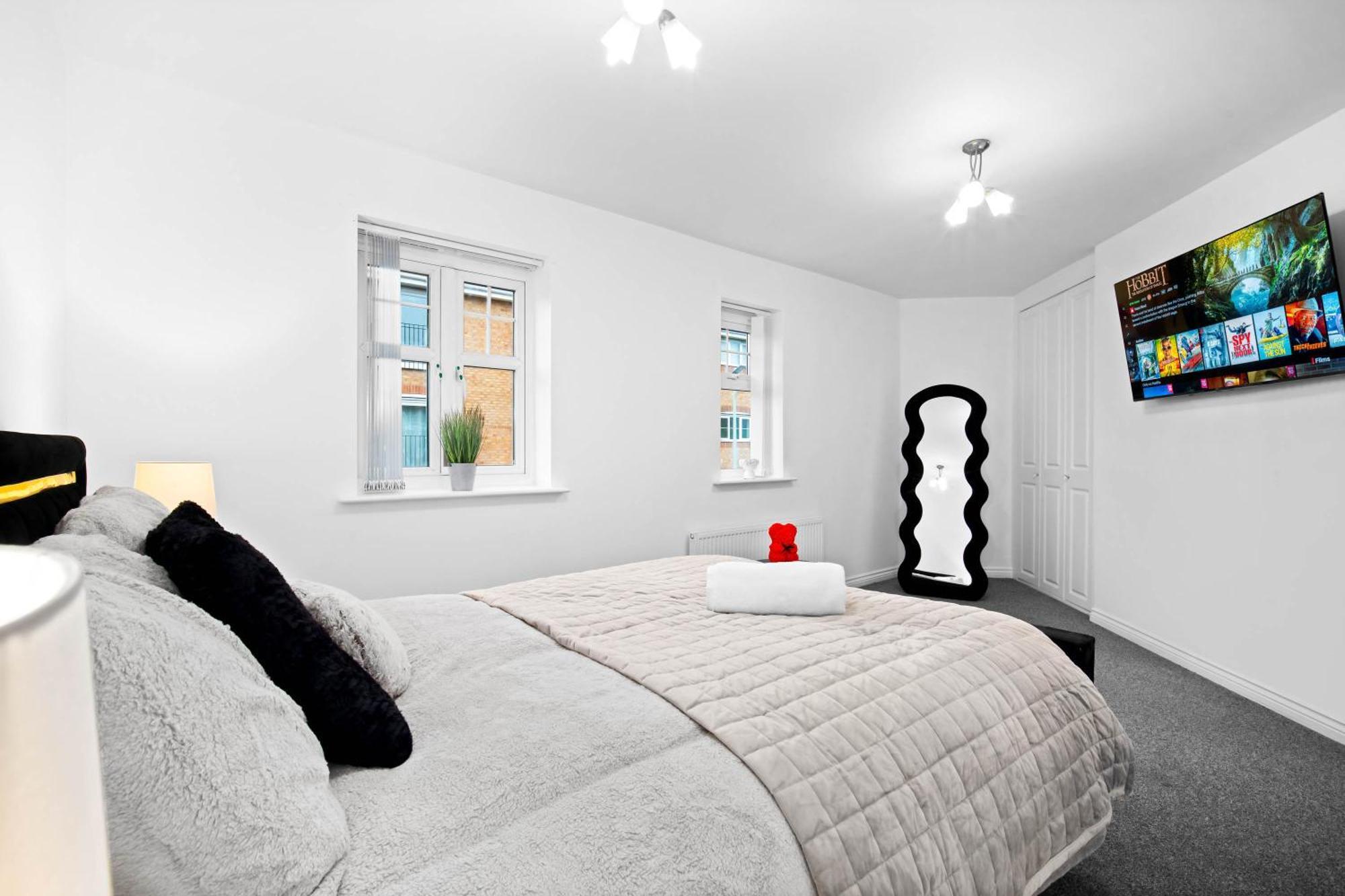 Harmony House 3 Bedroom New Build For Families, Contractors, Black Country Museum Sleeps 6 * Tipton