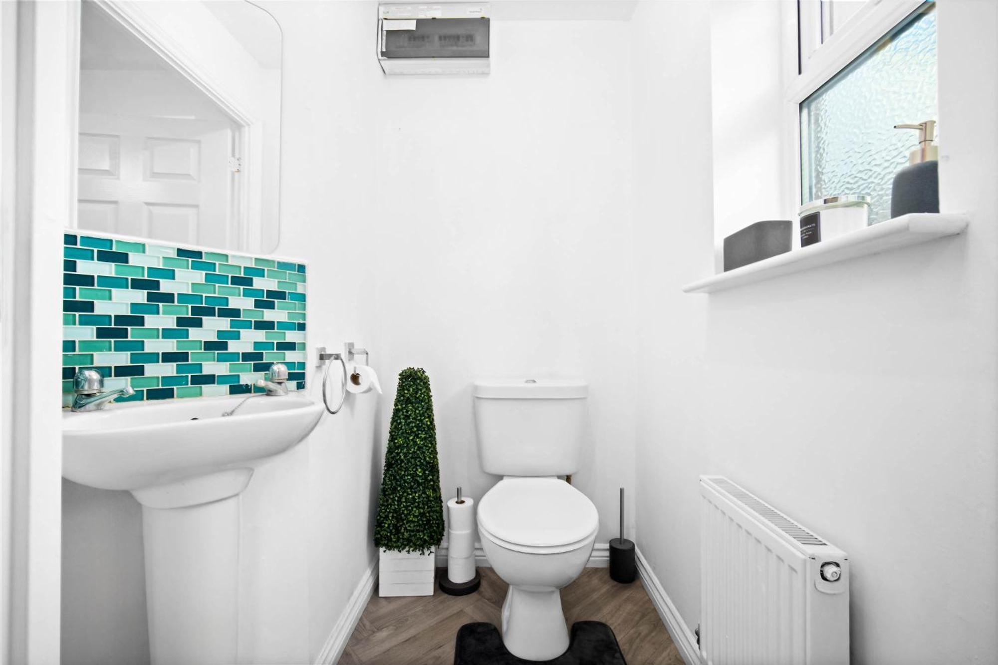 Harmony House 3 Bedroom New Build For Families, Contractors, Black Country Museum Sleeps 6 Tipton
