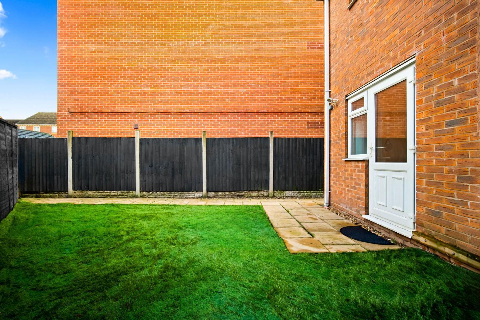 Harmony House 3 Bedroom New Build For Families, Contractors, Black Country Museum Sleeps 6 Tipton