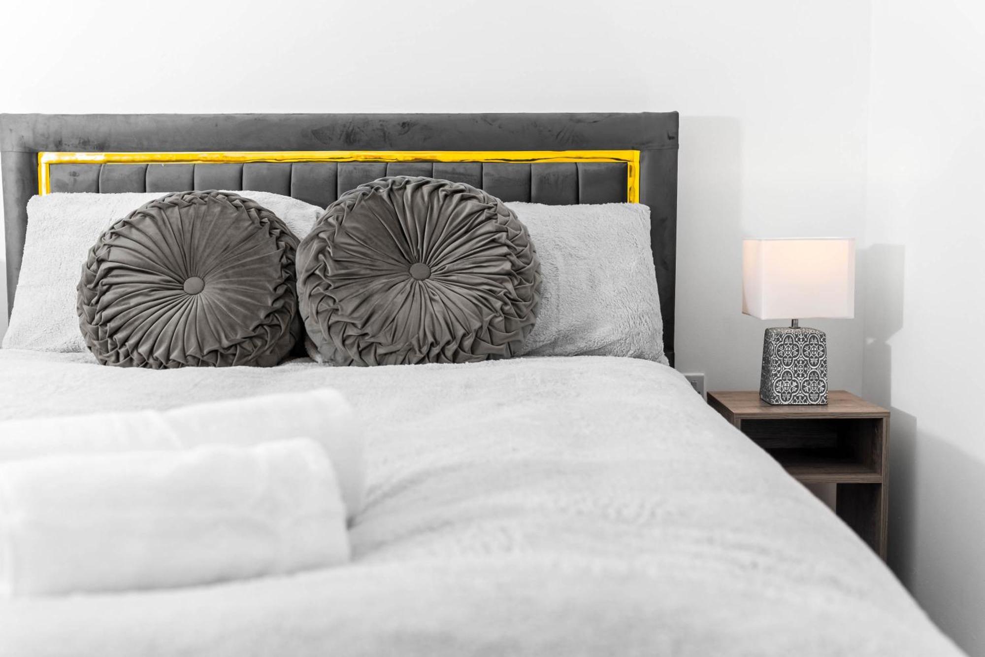Harmony House 3 Bedroom New Build For Families, Contractors, Black Country Museum Sleeps 6